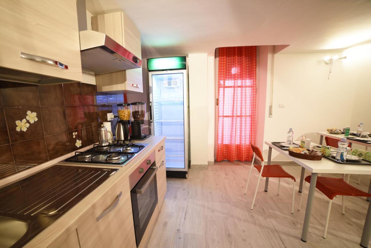 Tifeo Bed & Breakfast คาตาเนีย ภายนอก รูปภาพ
