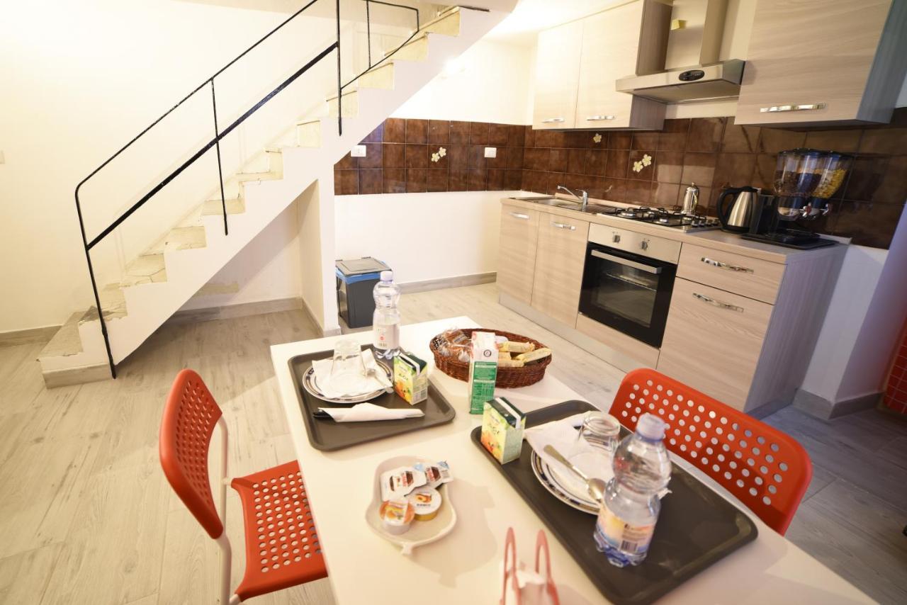 Tifeo Bed & Breakfast คาตาเนีย ภายนอก รูปภาพ